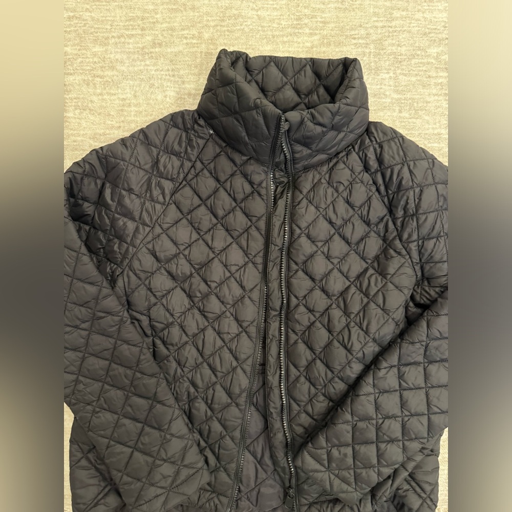 WHISPER FEATHERLESS PUFFER JACKET